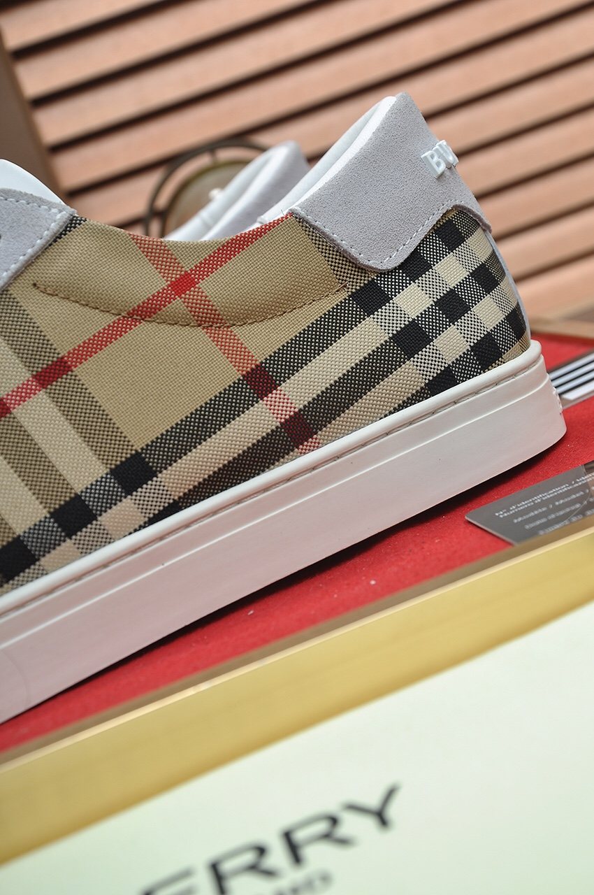 Burberry White and Beige Plaid Low-Top Sneakers