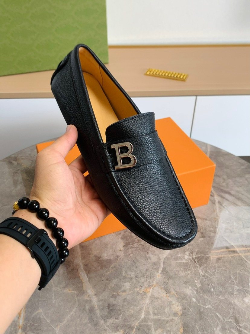 Men's Black Textured Hardware Loafers